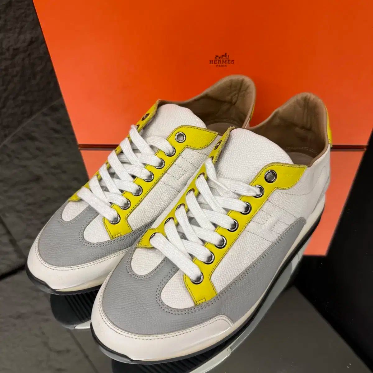 38 5 ） HERMES(エルメス) トレイル スニーカーズ - メルカリ