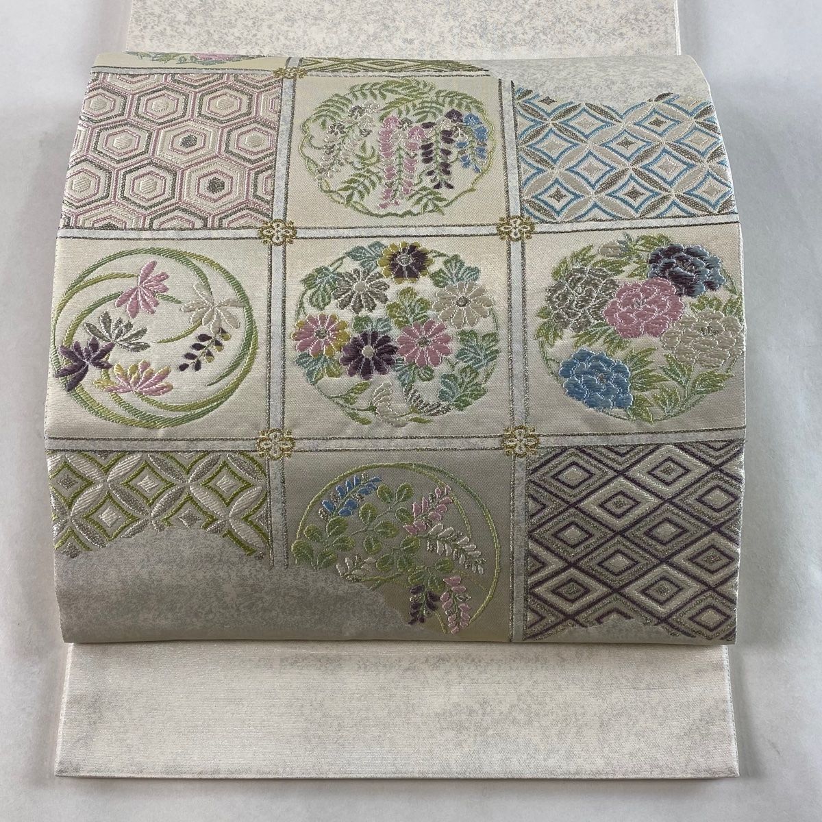 袋帯 美品 逸品 落款 紫紘 花丸文 有職文様 金銀糸 唐織 灰白 お太鼓