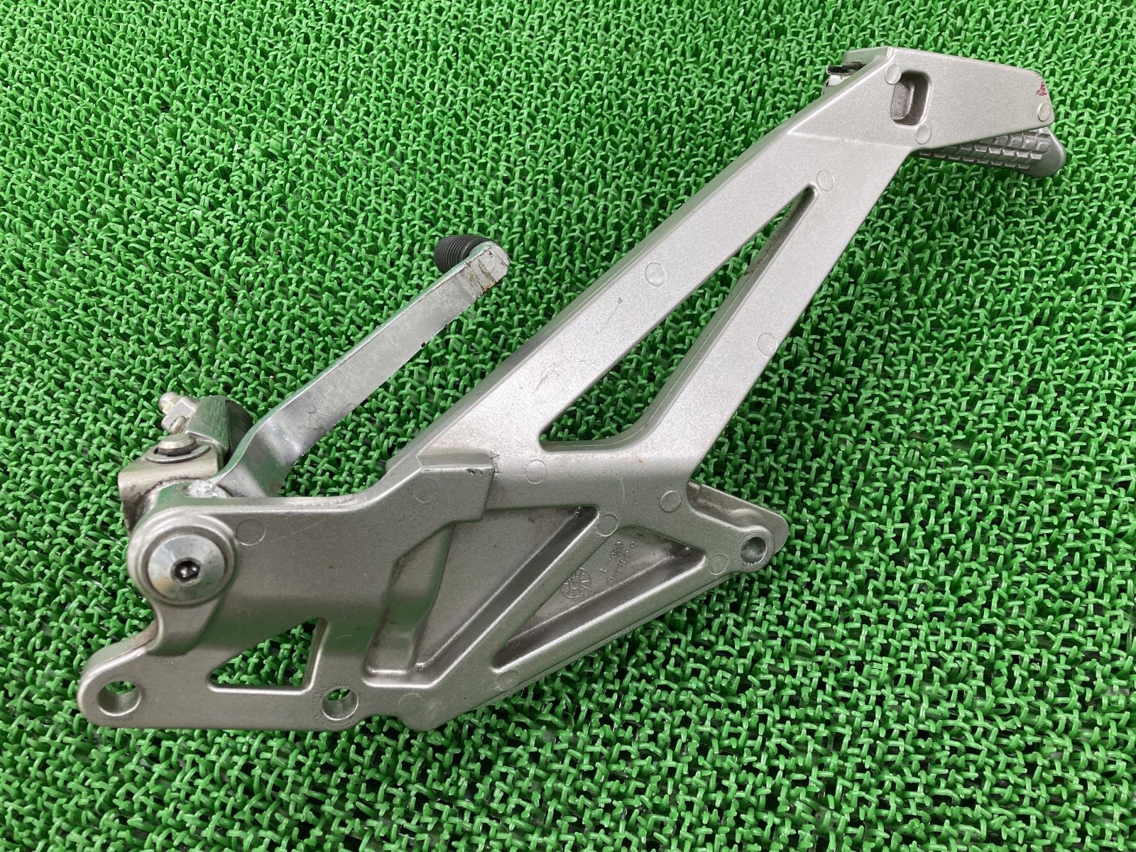 バリオスII.純正ステップ.左ZR250B.プレート.ホルダー.1838.バリオス2