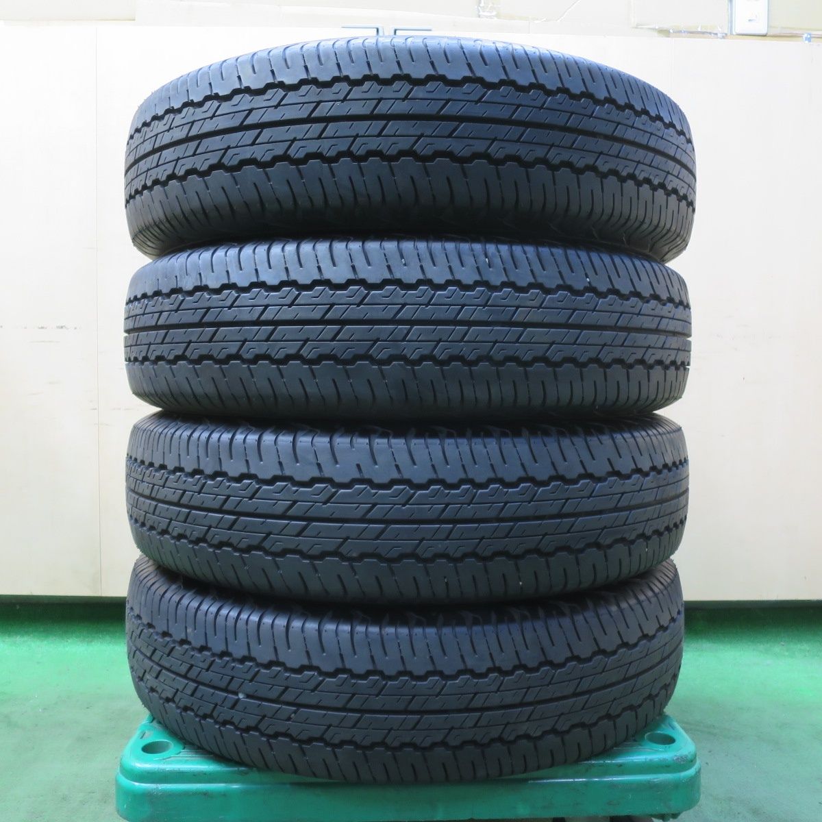 バリ溝 2023年製 ダンロップ AT20 グラントレック 195/80R15 4本