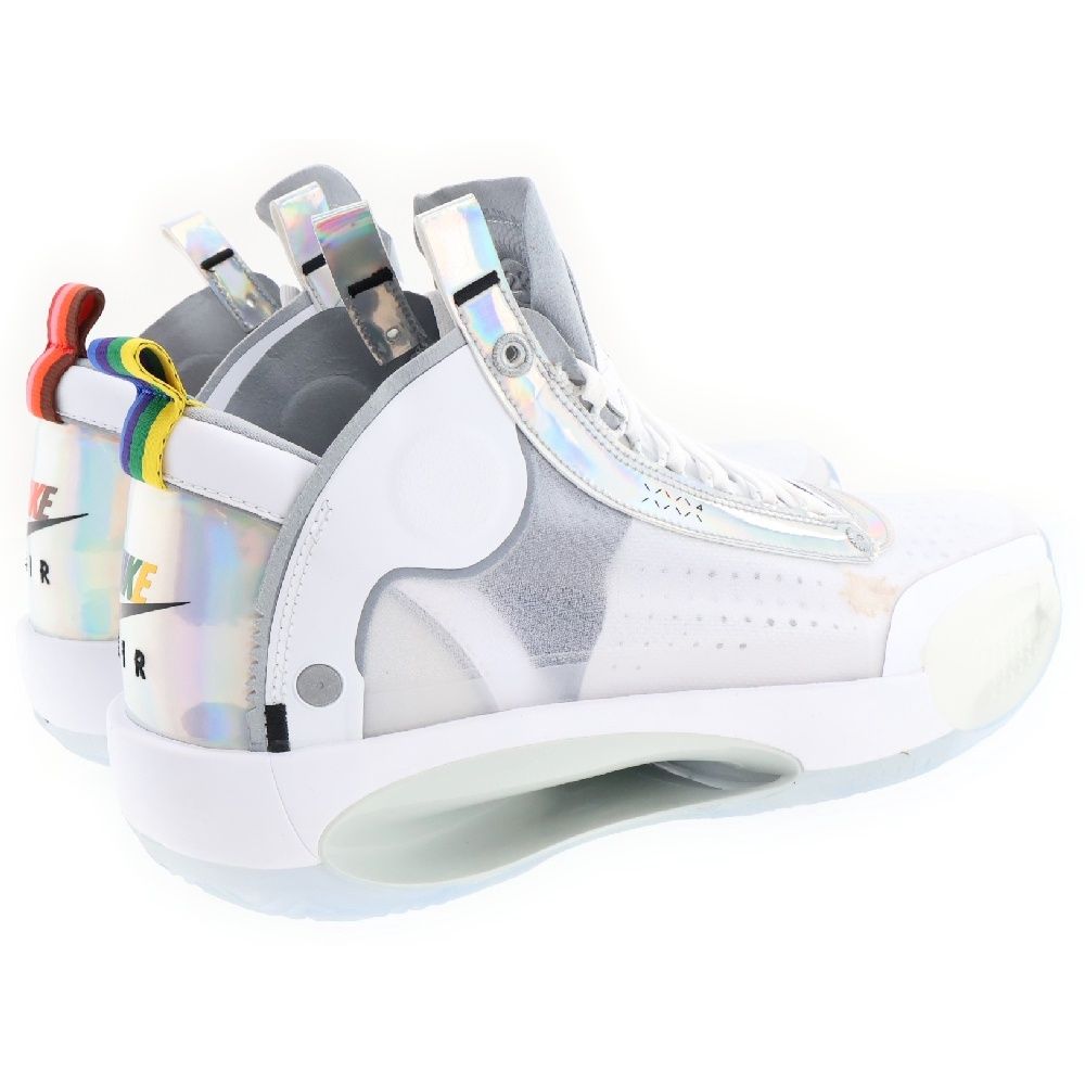 エアジョーダン34 ホワイト&メタリックシルバー Sneakers Release – Air Jordan 34 “White Iridescent&