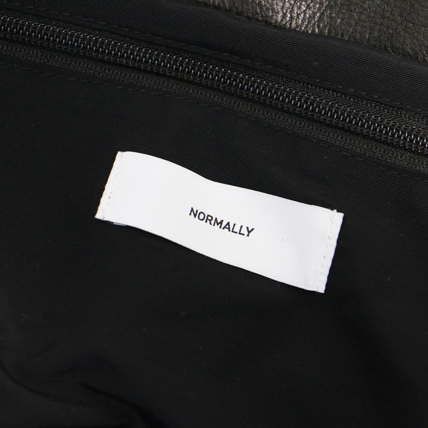 美品 NORMALLY ノーマリー バッグ ブラック 黒 ショルダーバッグ 