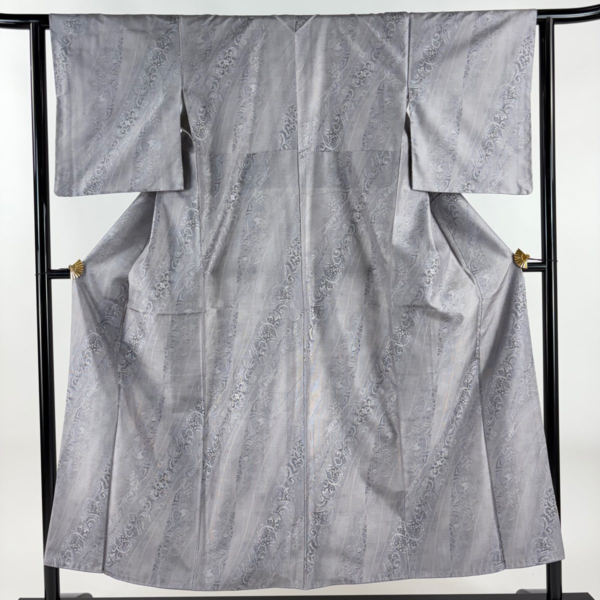 紬 身丈151cm 裄丈62.5cm S 袷 やまと 花唐草 実 灰紫 正絹 秀品