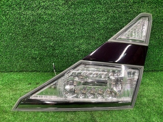 ヴェルファイア GGH25W 右フィニッシャーパネル 3.5Z Gエディション 4WD 7人 コイト 58-35 81580-58150 3R9