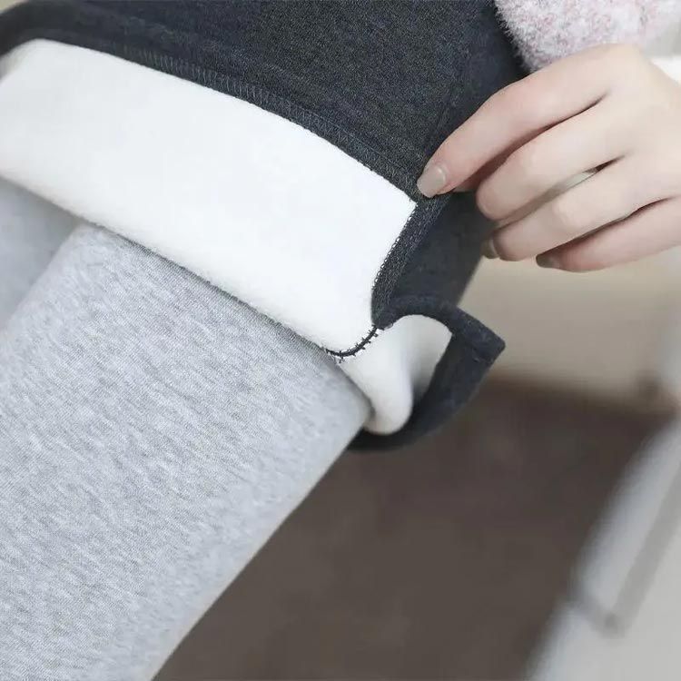 ウエストはゴム