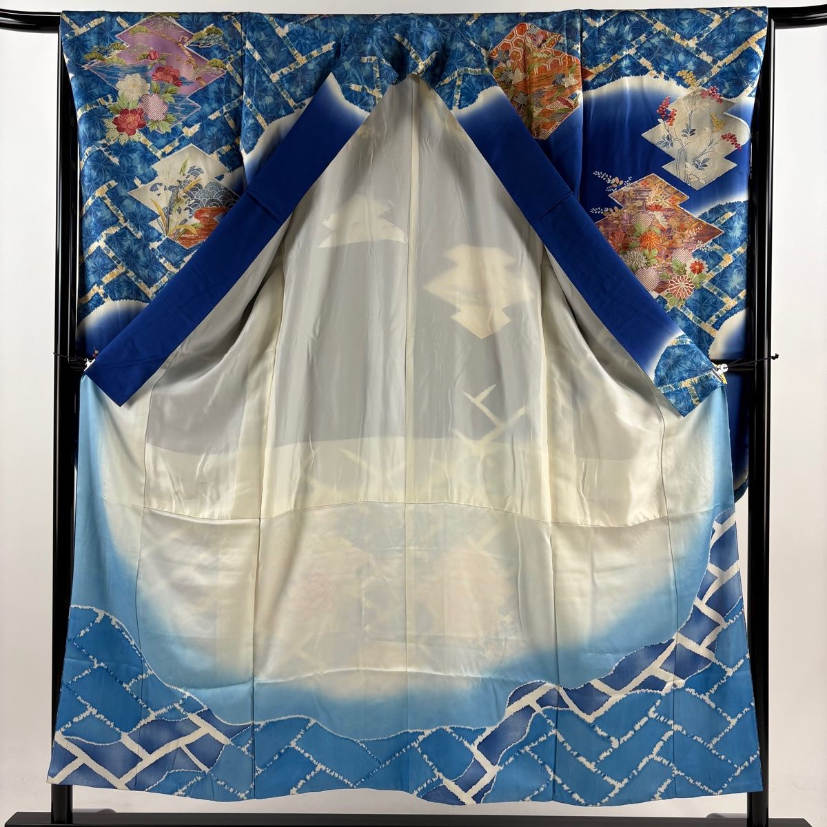 振袖 身丈152.5cm 裄丈64.5cm M 袷 草花 宝尽くし 金彩 ぼかし 深緑 正絹 名品 中古