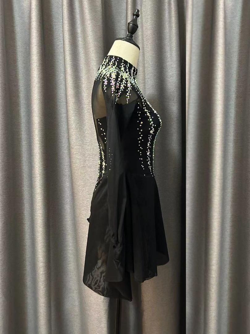 フィギュアスケート衣装 レオダート オーロラストーン M