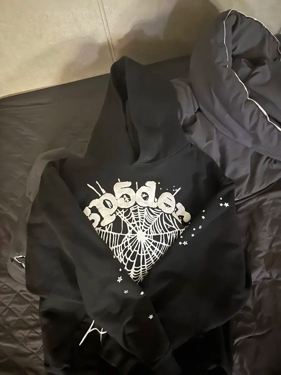 人気アイテム安い通販。 Sp5der SPYDER スパイダー ウェブ 黒 フード付きTシャツ M サイズ