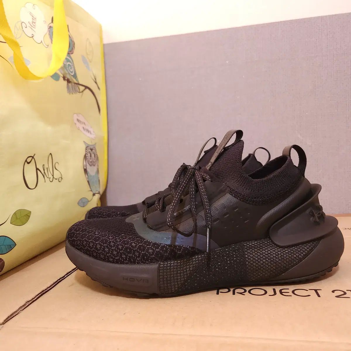 CM品 UNDER ARMOUR(アンダーアーマー) ホバー ファントム 3 黒 レディース