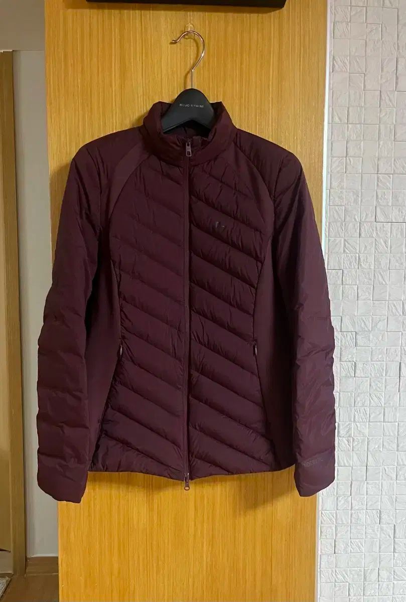 J.LINDEBERG J.リンドバーグ レディース カイ 軽量ダウン 正規品