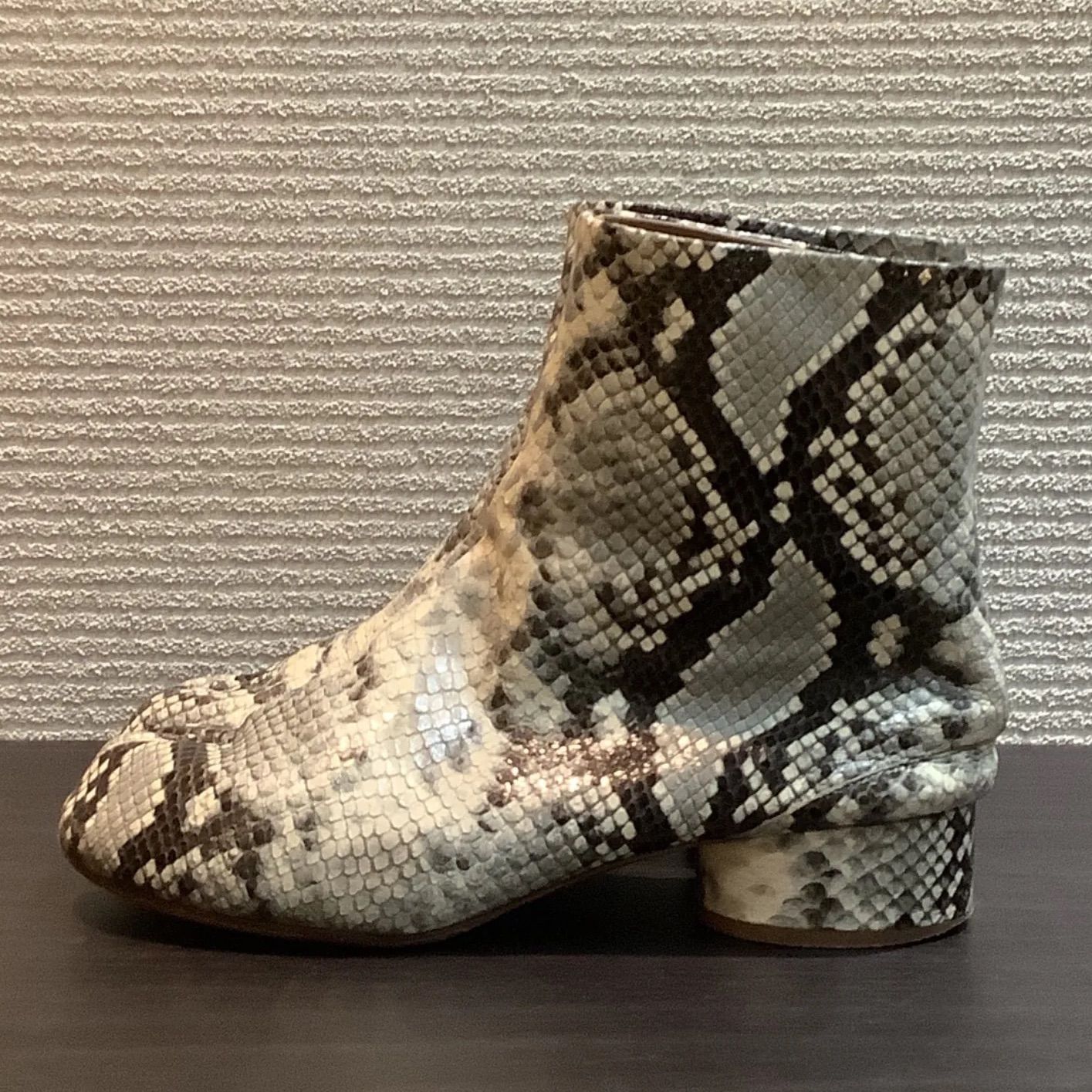 メゾンマルジェラ Maison Margiela パイソンレザー タビ ブーツ ３９ レディース マルジェラ 足袋ブーツ I1125 - メルカリ