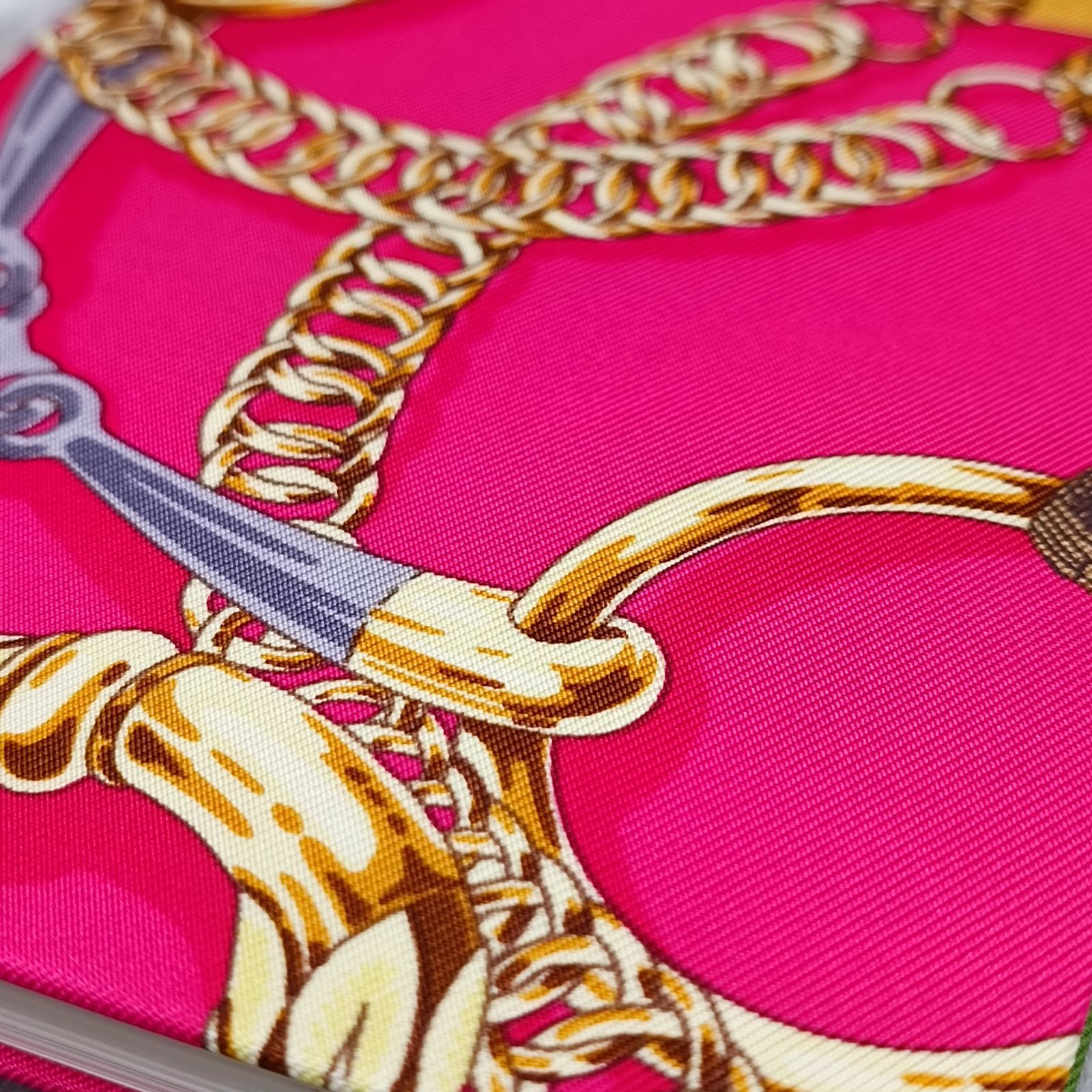 新品未使用 HERMES PARIS エルメス シルクノート カヴァルカドゥール HERMES 》 ☆未使用☆ エルメス ノート カヴァルカドゥール