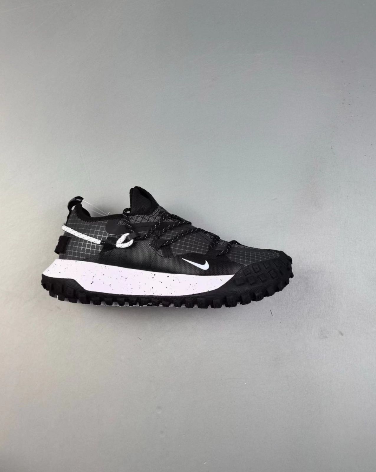 Nike ACG Mountain Fly Low