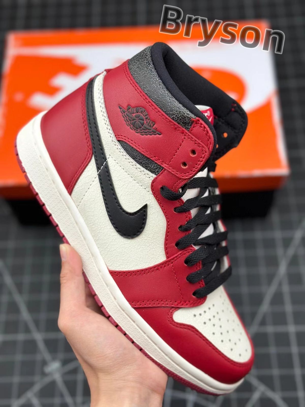 Air Jordan 1 Retro High OG 'Chicago Lost & Found'