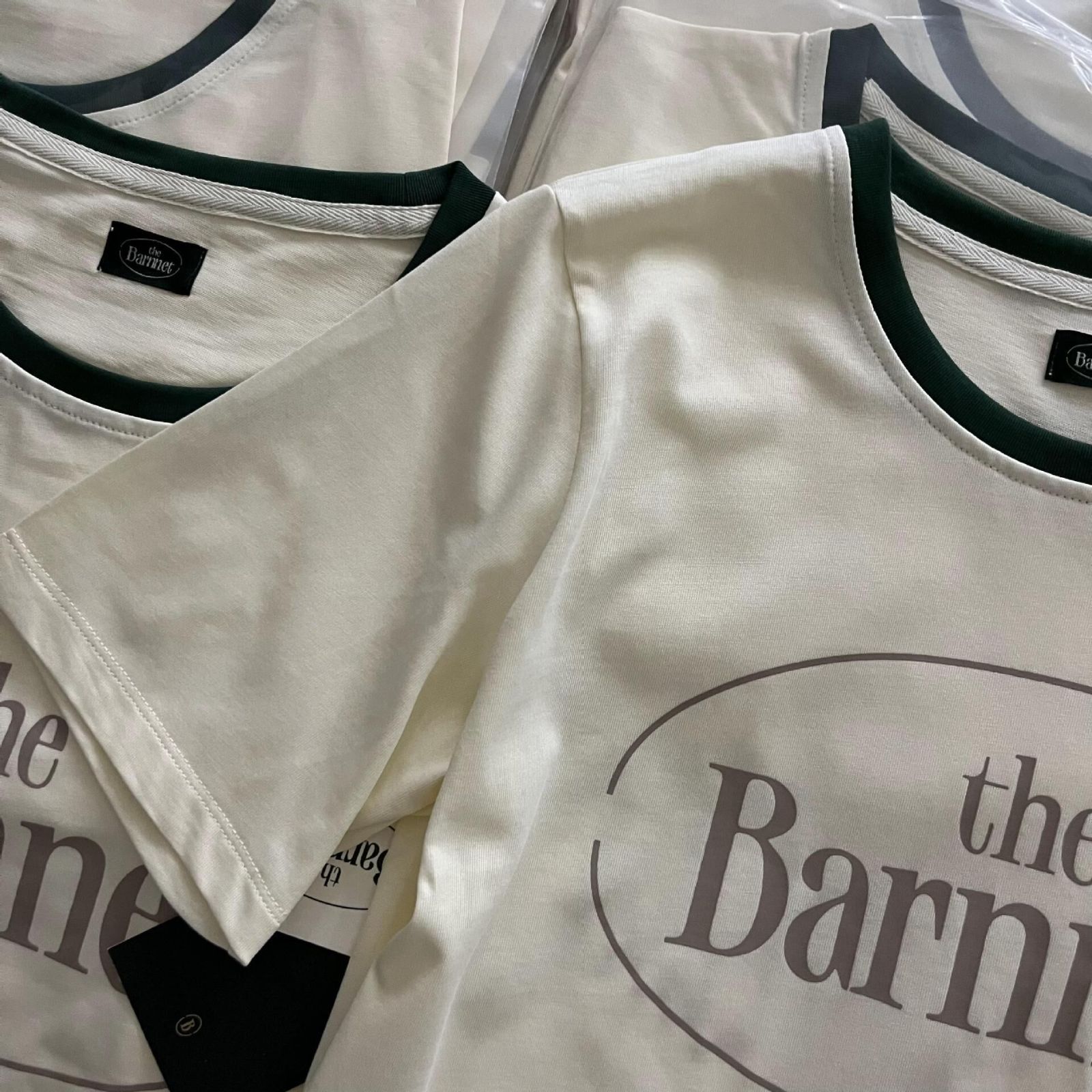 The Barnnetホワイト半袖Tシャツthe barnnet the barnnet ザバーネット 半袖 Tシャツ ホワイト - メルカリ
