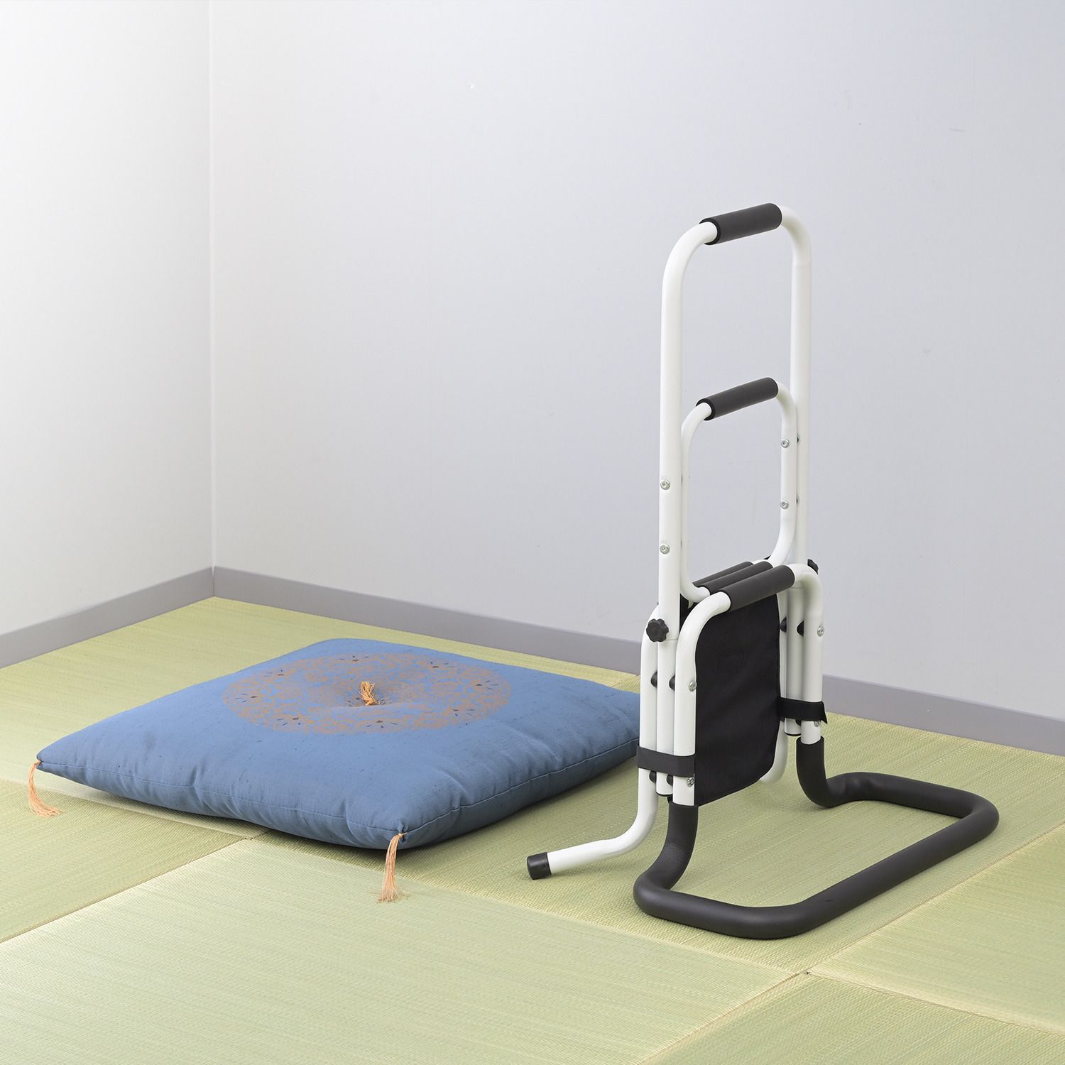 ポケット付 らくらく立ち上がり取っ手