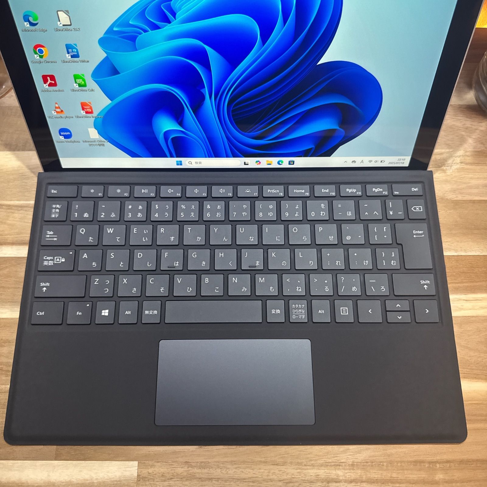 早い者勝ち‼️Surface Pro5☘プラチナ☘タッチパネル式☘ノートパソコン 公式ショップ限定価格❣️/ 準美品《2in1モデル》タッチパネル式