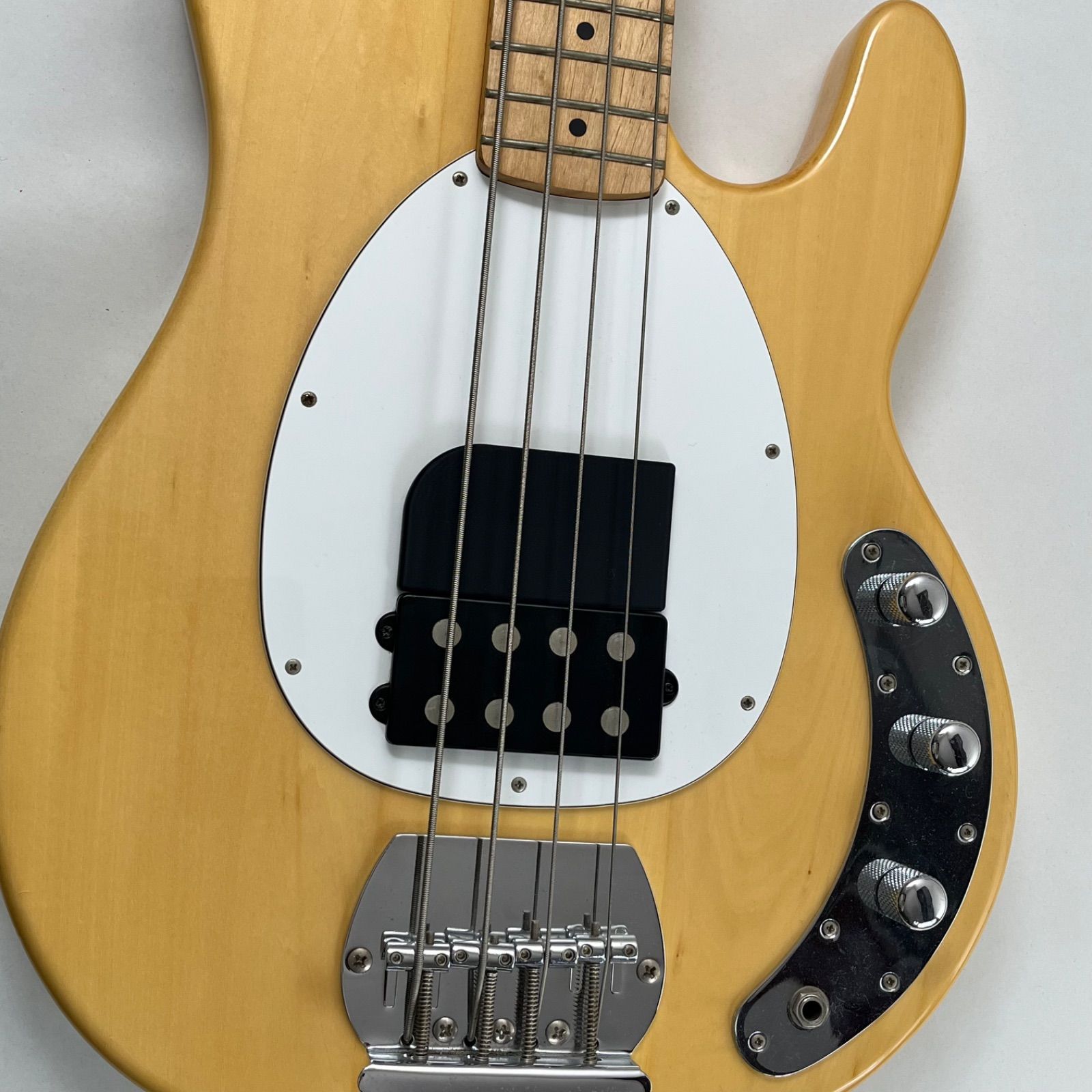 高さ調整可能なフィンガーランプ - MUSICMAN StingRayタイプ用 角なし