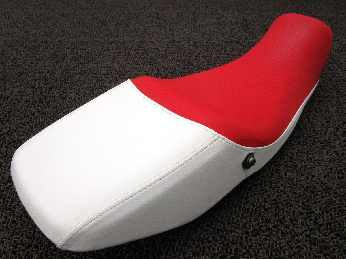 FTR223D シート □A5322 MC34 ホンダ MD33E キャブ車