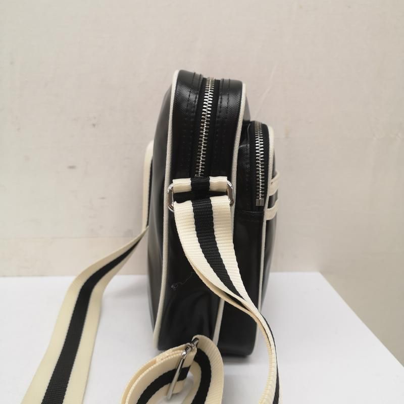 関税送料込 Fred Perry フレッドペリー  ショルダーバッグ FRED PERRY（フレッドペリー）の「◇FRED PERRY(フレッドペリー