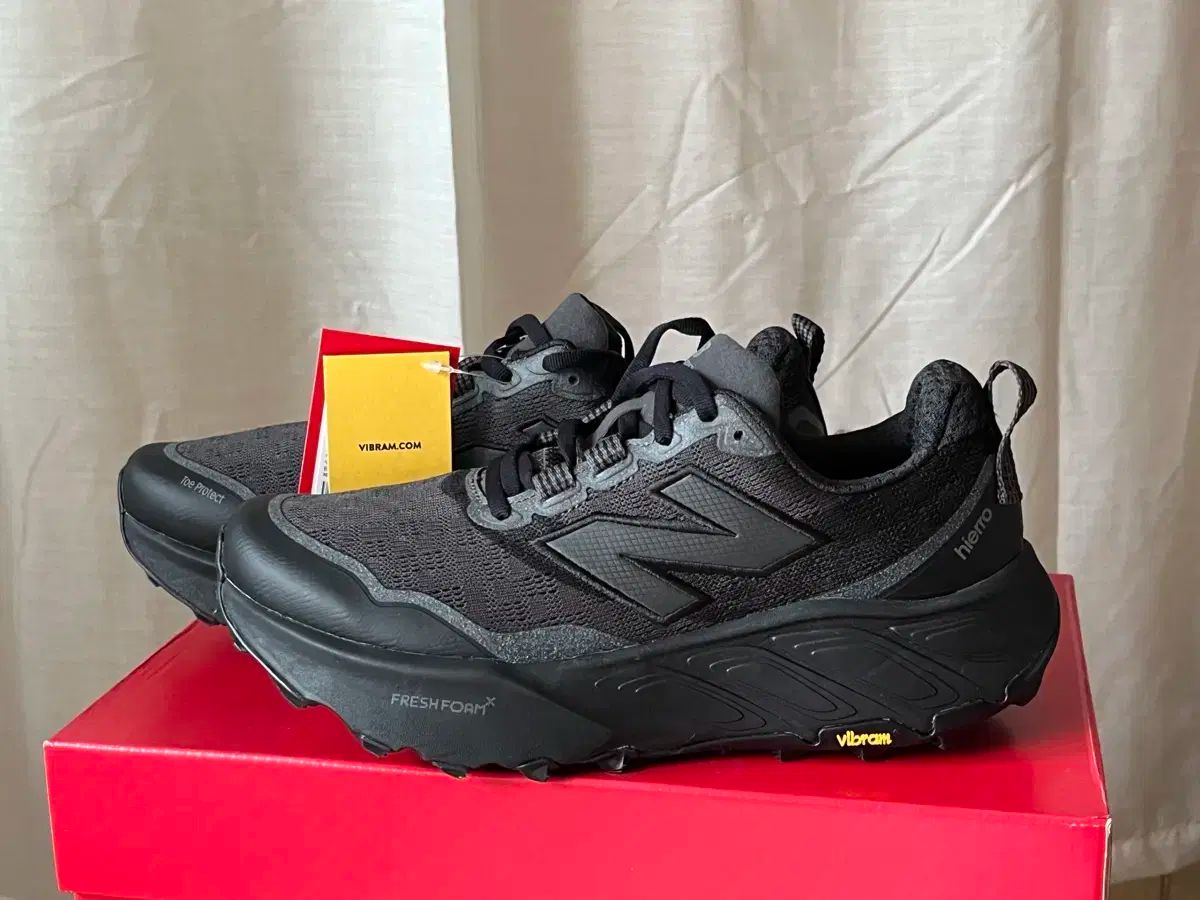 260 New Balance ニューバランス イエロ v9 登山靴 トレーラーシューズ