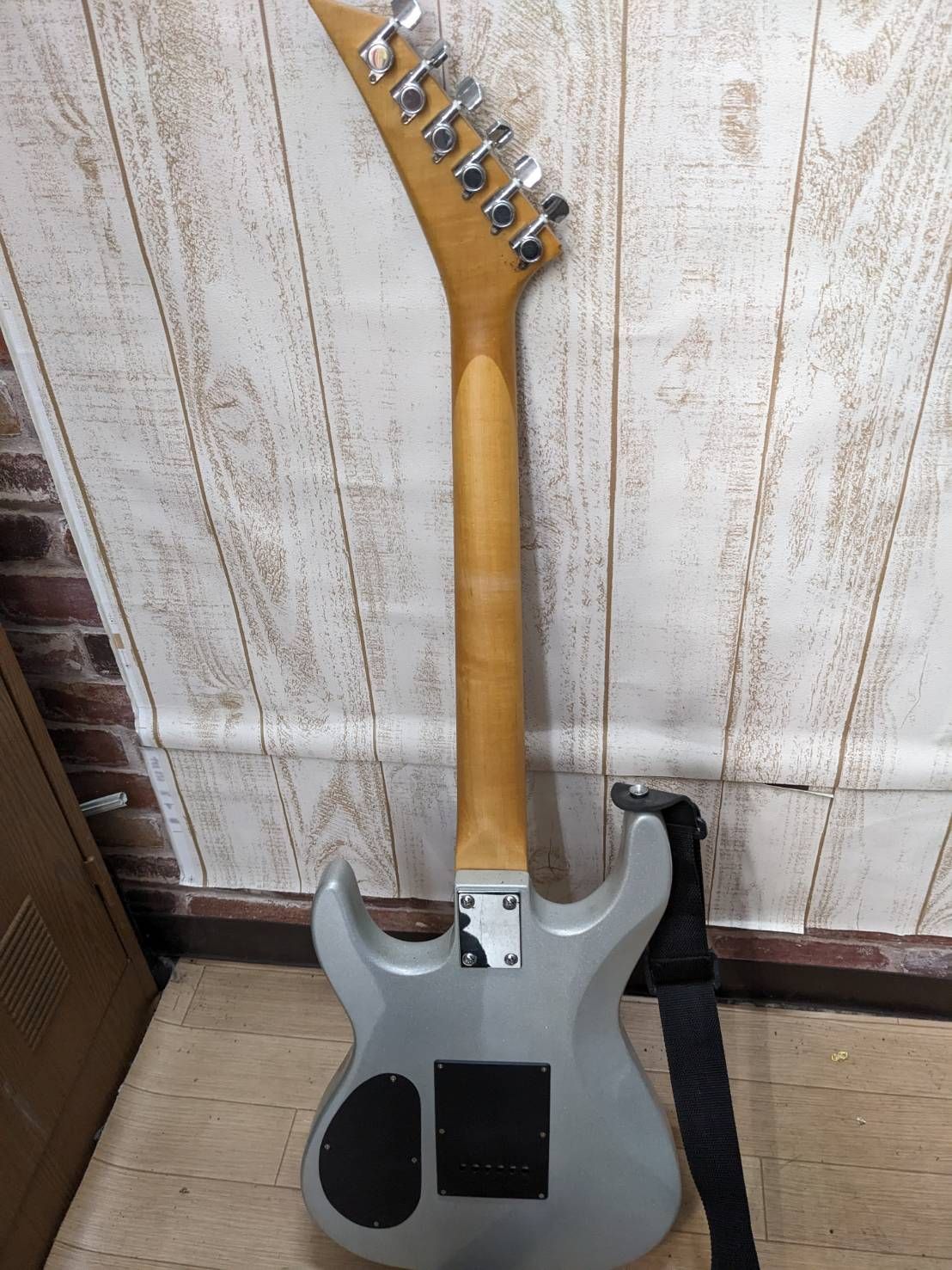 エレキギター Flavor Electric Guitars & Basses