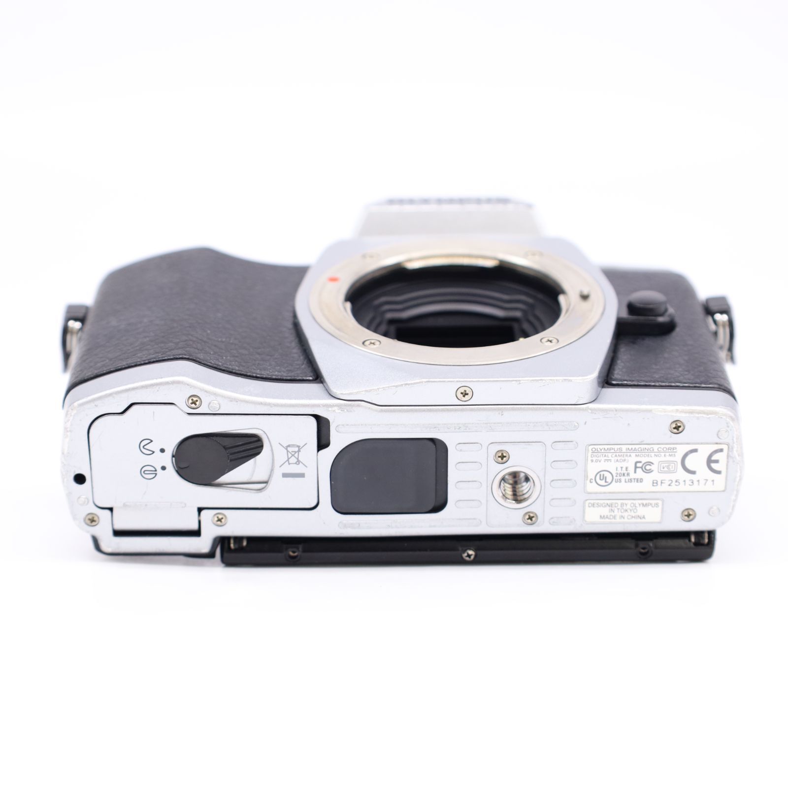 OLYMPUS OM-D E-M5 デジタルカメラ 本体 シルバー 付属品付き