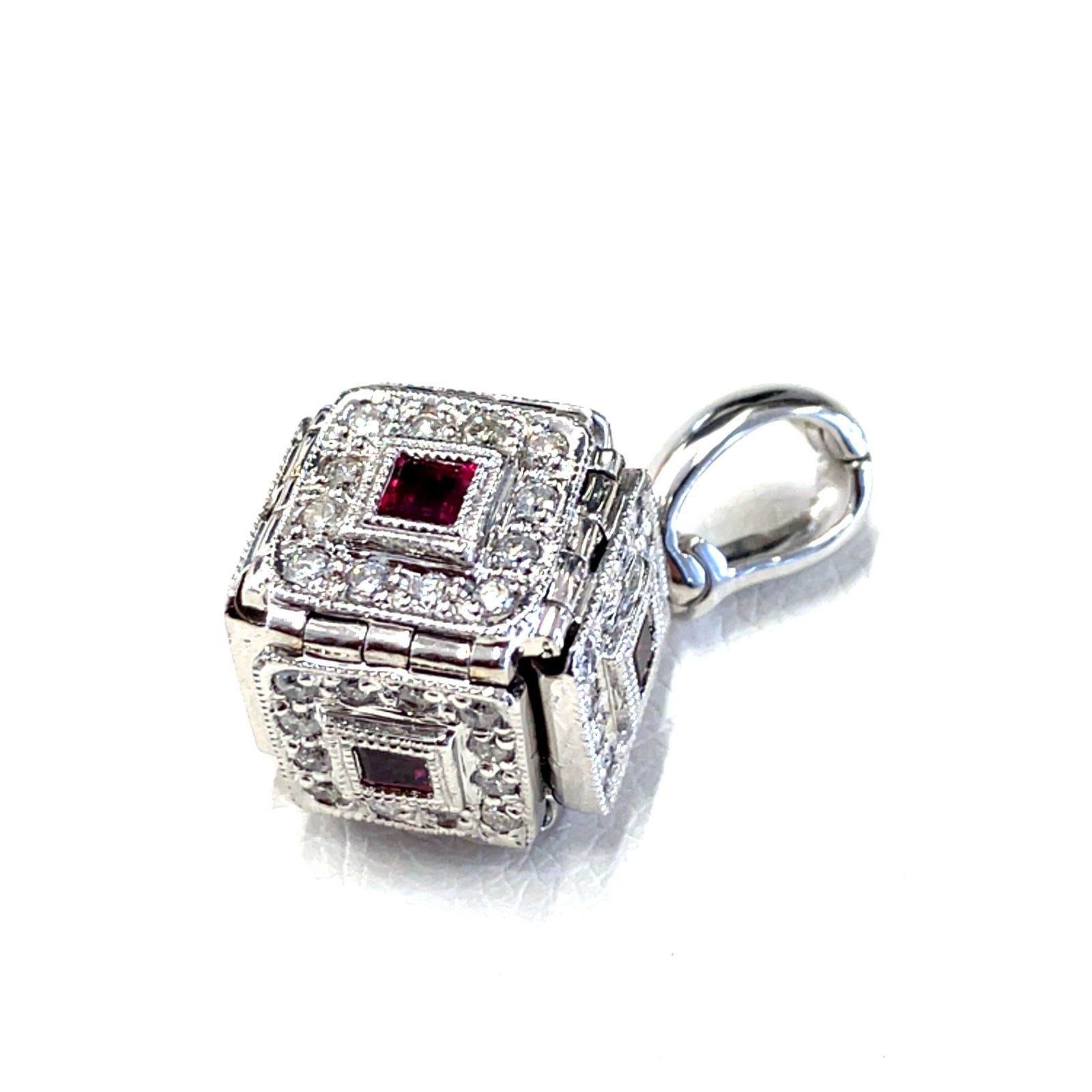 可変 クロス キューブ ルビー ペンダントトップ チャーム K18WG
