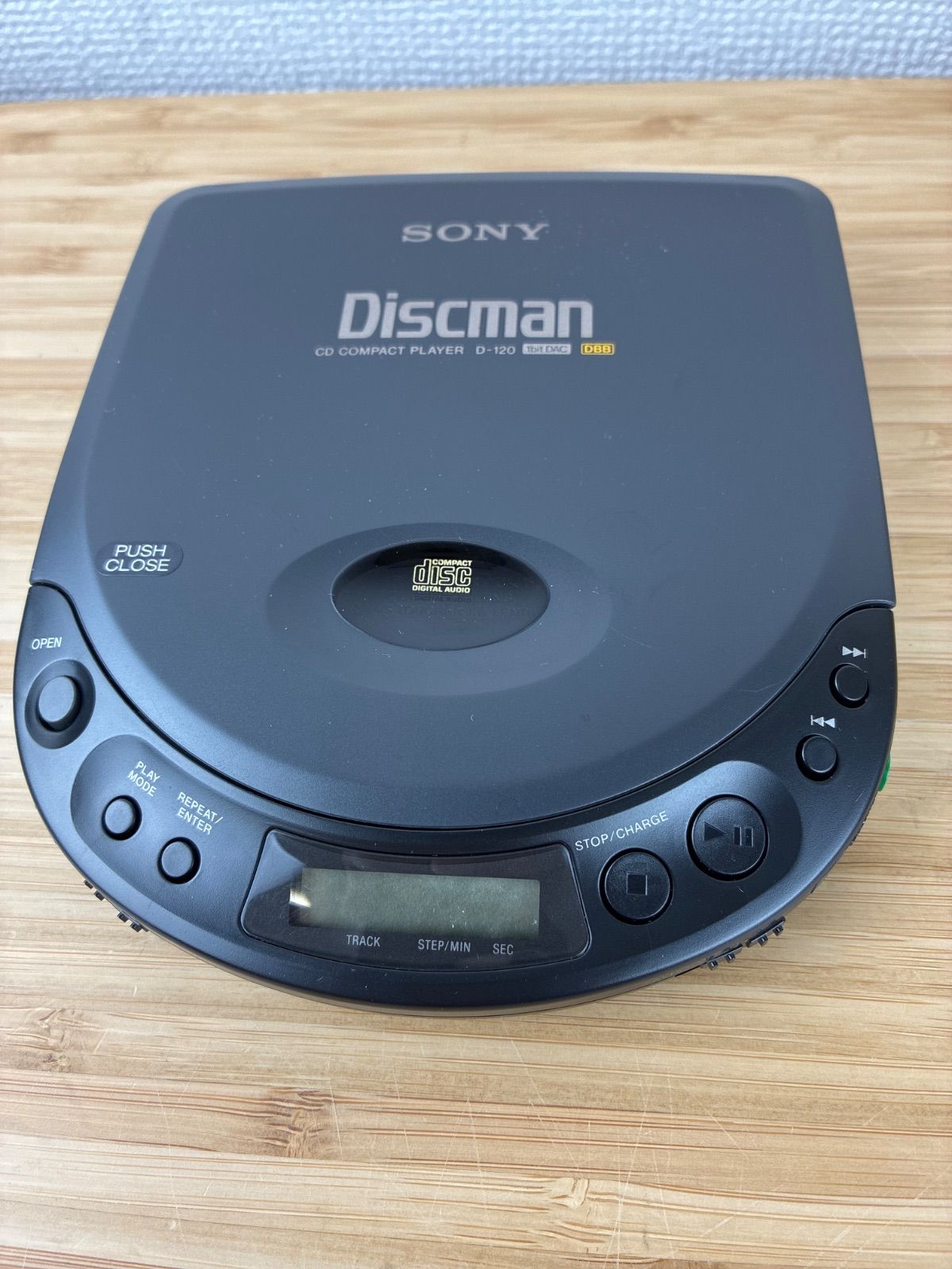 ジャンク品 SONY Discman.CD WALKMAN2台.カセットWALKMAN.STREO CASSETE-CORDER.aiwa3バンドラジオ 6点
