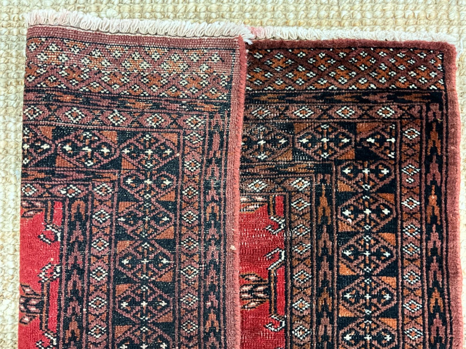 ヴィンテージラグ パキスタン絨毯 トライバルラグ ハンドメイド 手織り