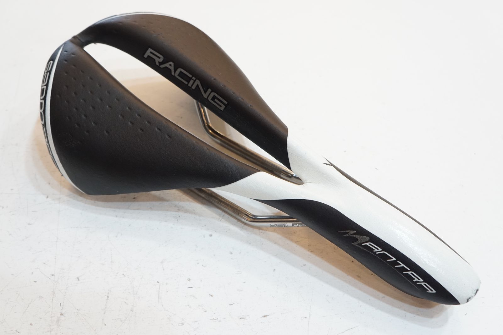 新しいPRO Stealth TeamサドルとPerformanceサドル 「次世代のPRO