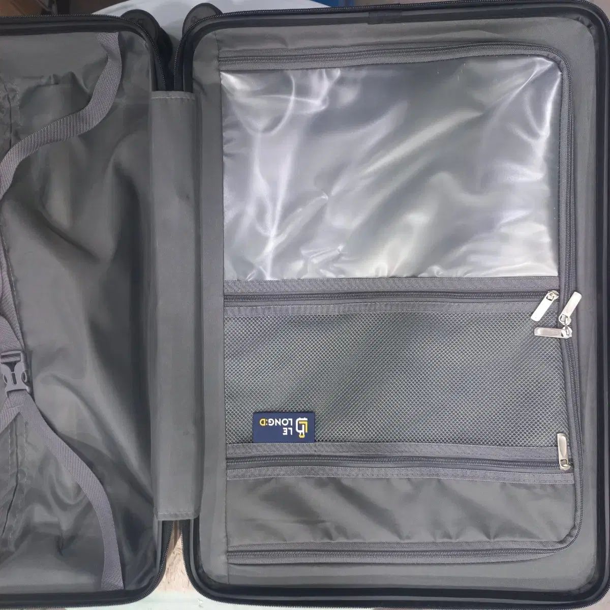 TUMI 22060DH 機内持込みOK4輪キャスター付きスーツケース　トランク TUMI 22060DH 機内持込みOK4輪キャスター付きスーツケース