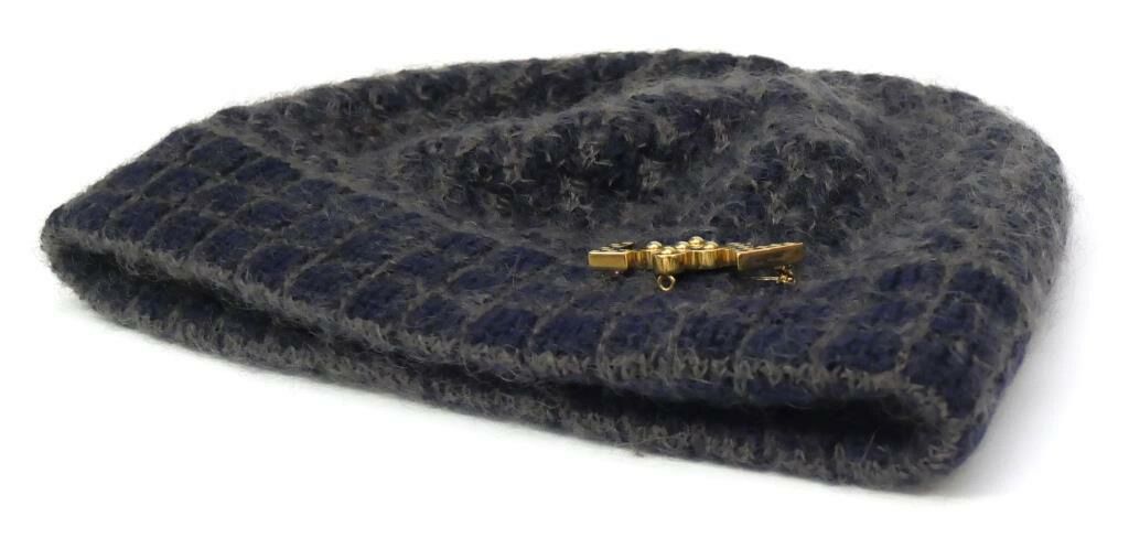 ルイヴィトン　ビーニー ルイ・ヴィトン LOUISVUITTON ブローチ付きニット帽 ビーニー