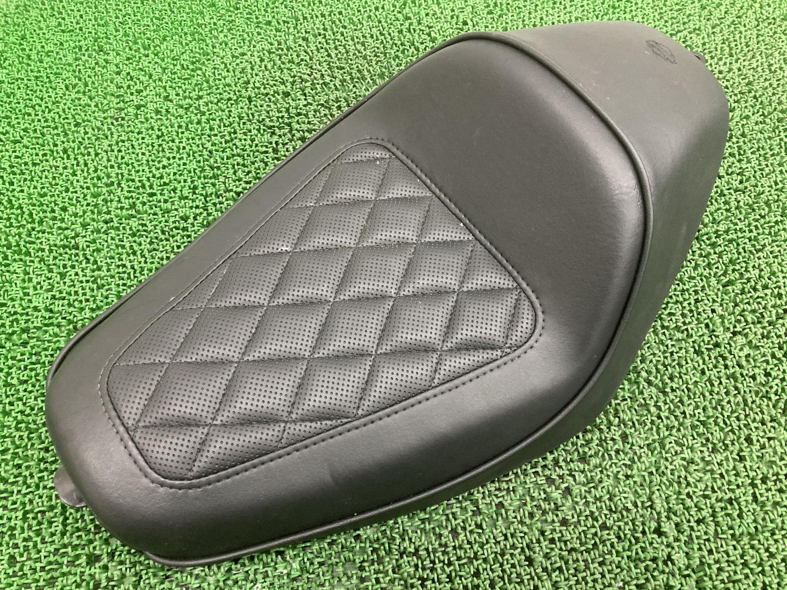 XL1200NS シート P52000424 ハーレー 純正 中古 バイク 部品