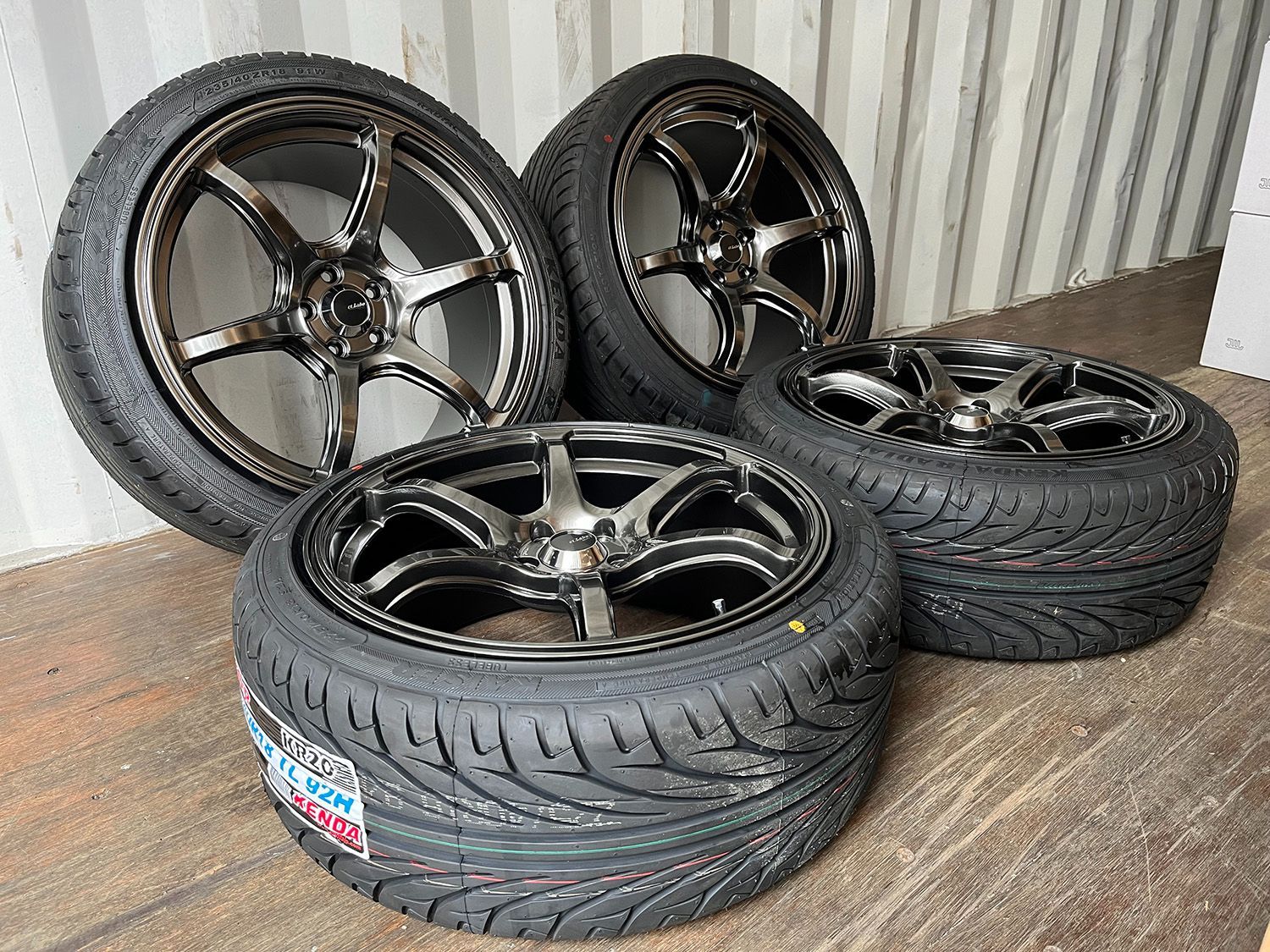 zn6 zc6 KENDA ケンダ KR20 F 225|40R18 R 235|40R18 トヨタ 86 スバル BRZ 18インチ タイヤホイールセット Acht-6 アハト6