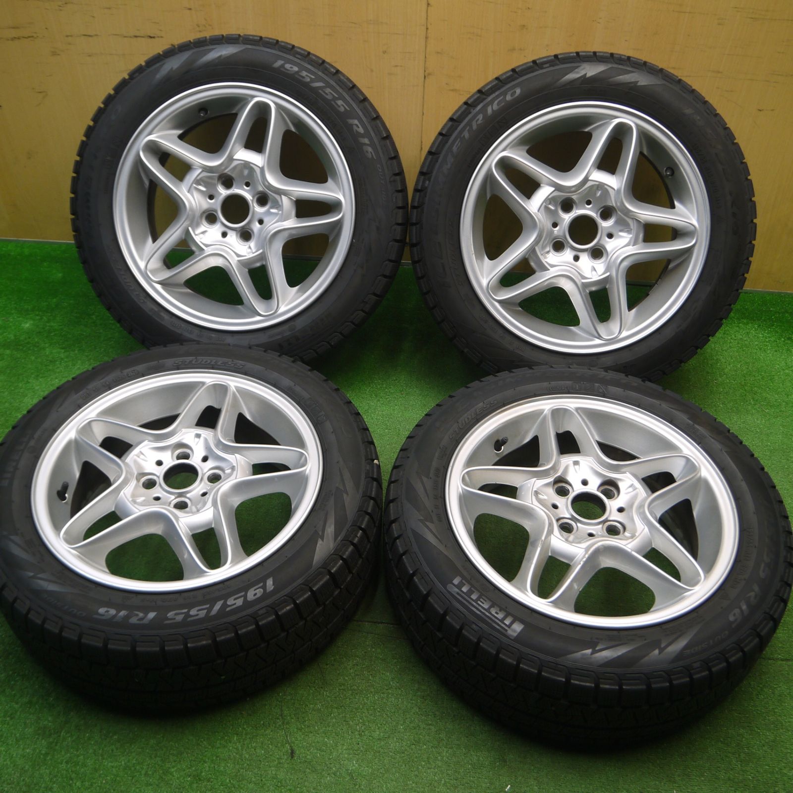 【美品】ミニクーパーR56・ホイール＆スタッドレスタイヤ（バリ溝） 美品】ミニクーパーR56・ホイール＆スタッドレスタイヤ（バリ溝）