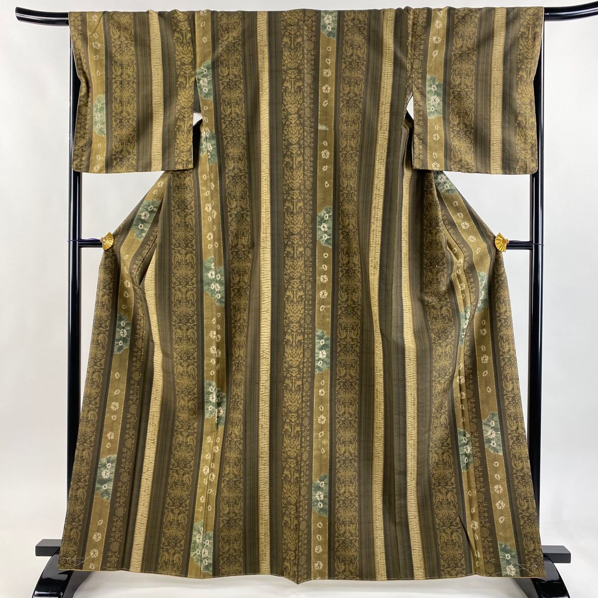 小紋 身丈164.5cm 裄丈67cm M 袷 紬地 縞 樹下鳥獣文 絞り 茶色 正絹 秀品