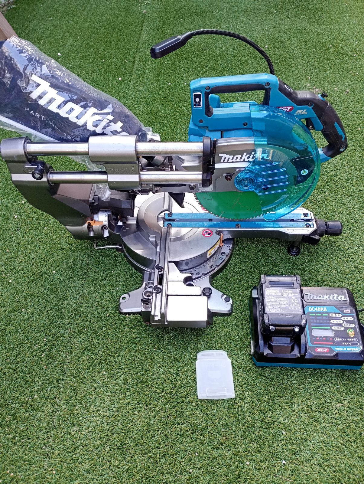 マキタ 40V 216mm 充電式スライドマルノコ LS005G - メルカリ