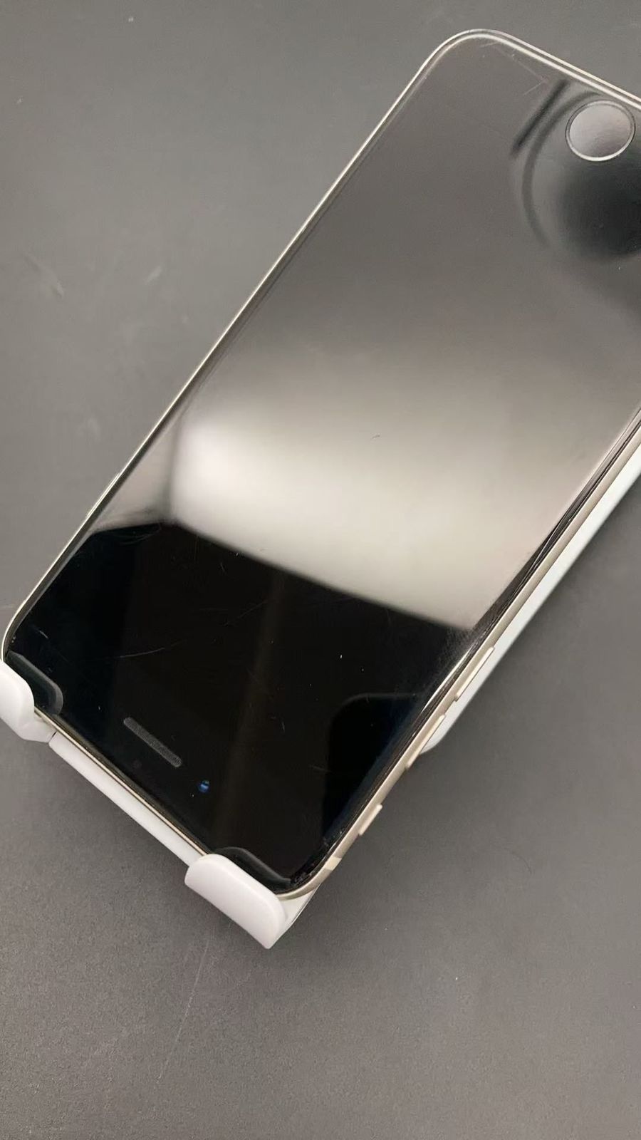 iPhone SE 第3世代 128GB スターライト 最大容量84% 画面割れ iPhoneSE 第3世代 スターライト 128GB 背面割れ - メルカリ