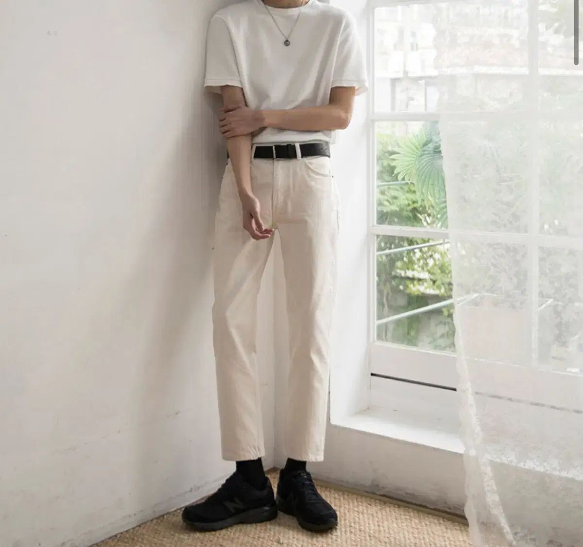 白