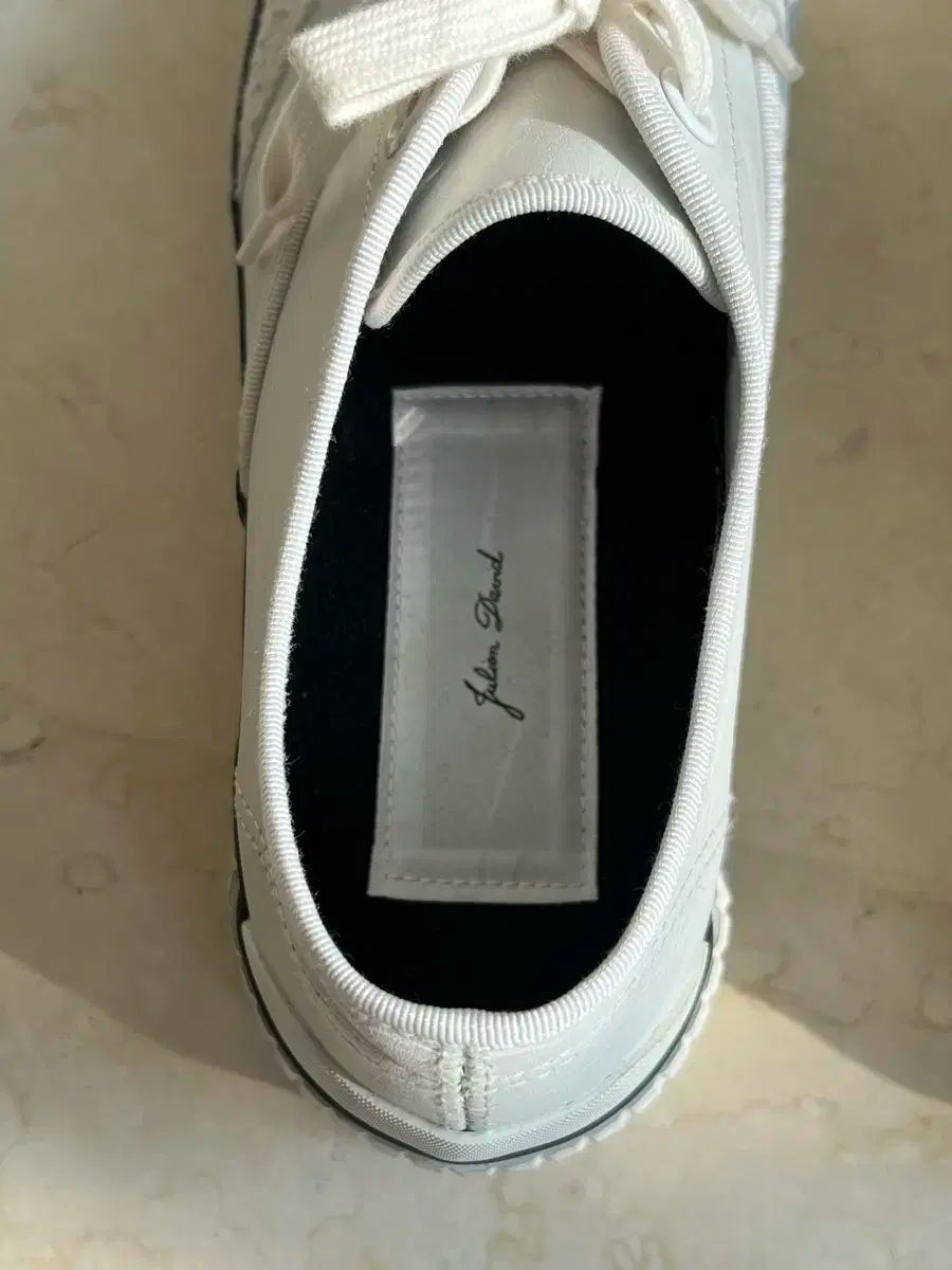 最終値下！ジュリアン デビッド 白 スニーカーズ 250 甲高対応