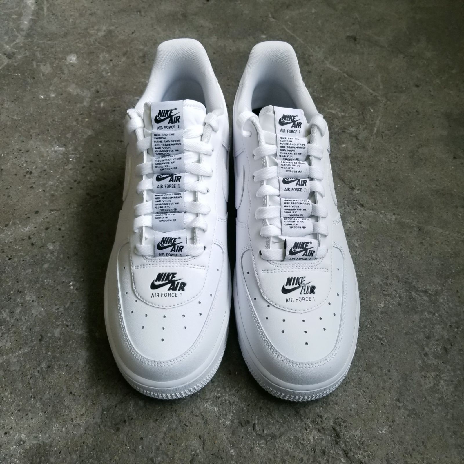 NIKE AIR FORCE 1 