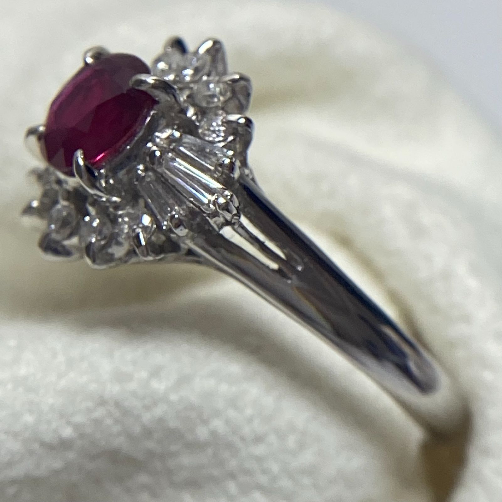 ルビーリング Pt900 ルビー0.66ct/ダイヤモンド0.28ct ＃11
