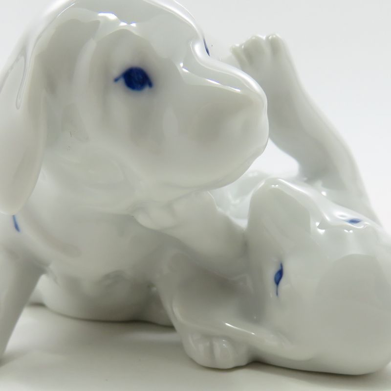 ロイヤルコペンハーゲン　ブルーパルメッテ　犬の置物 ロイヤルコペンハーゲン フィギュリン□ブルーパルメッテ イヌ