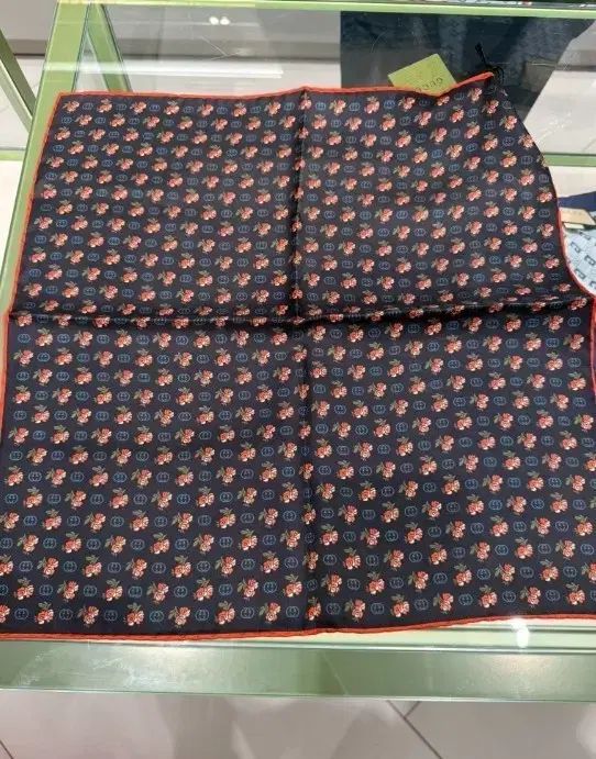 新品 ケイトスペード アートドット 首輪 リーシュ S/M バンダナS/M