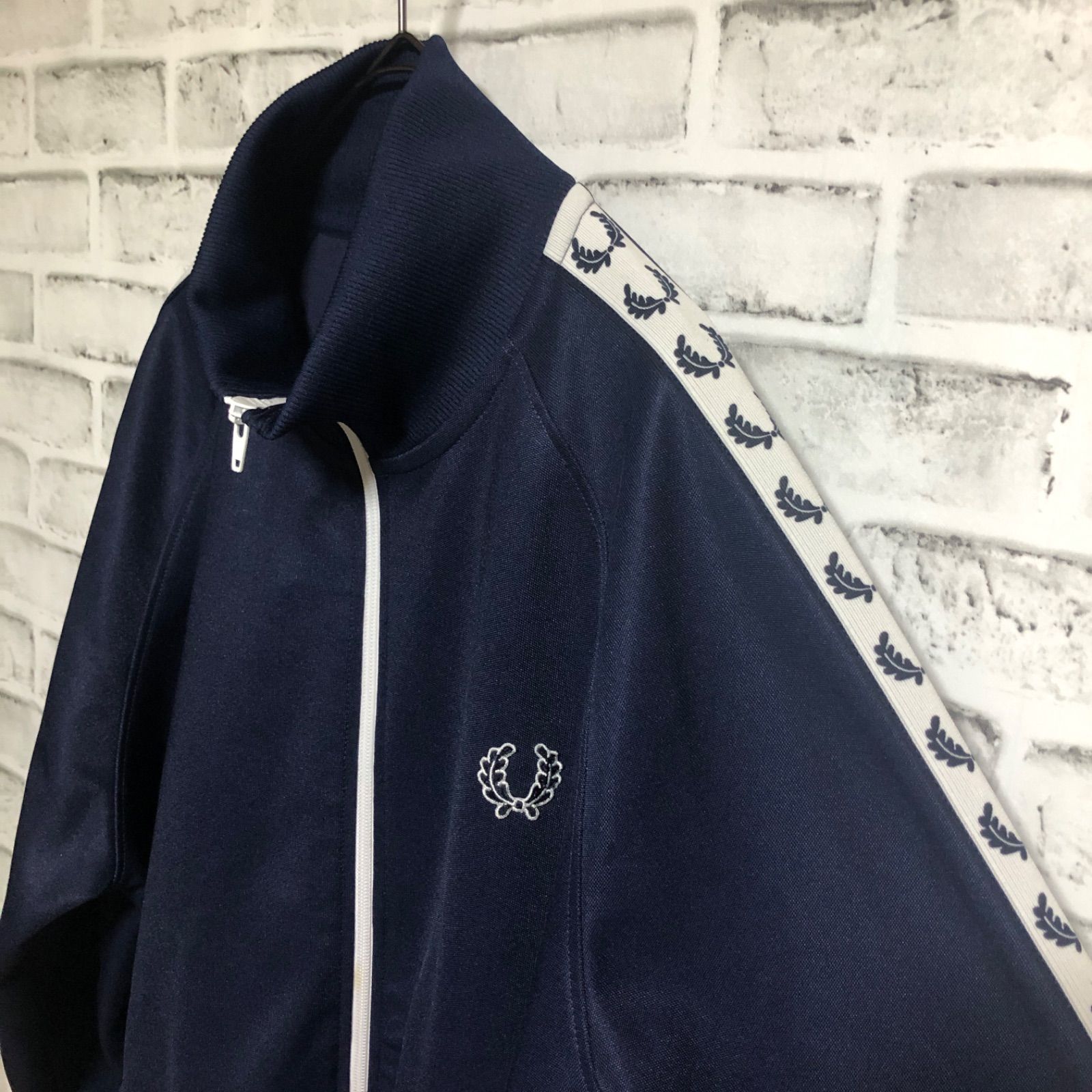 Fred Perry⭐️トラックジャケット 刺繍ロゴ/月桂樹テープライン ネイビー-