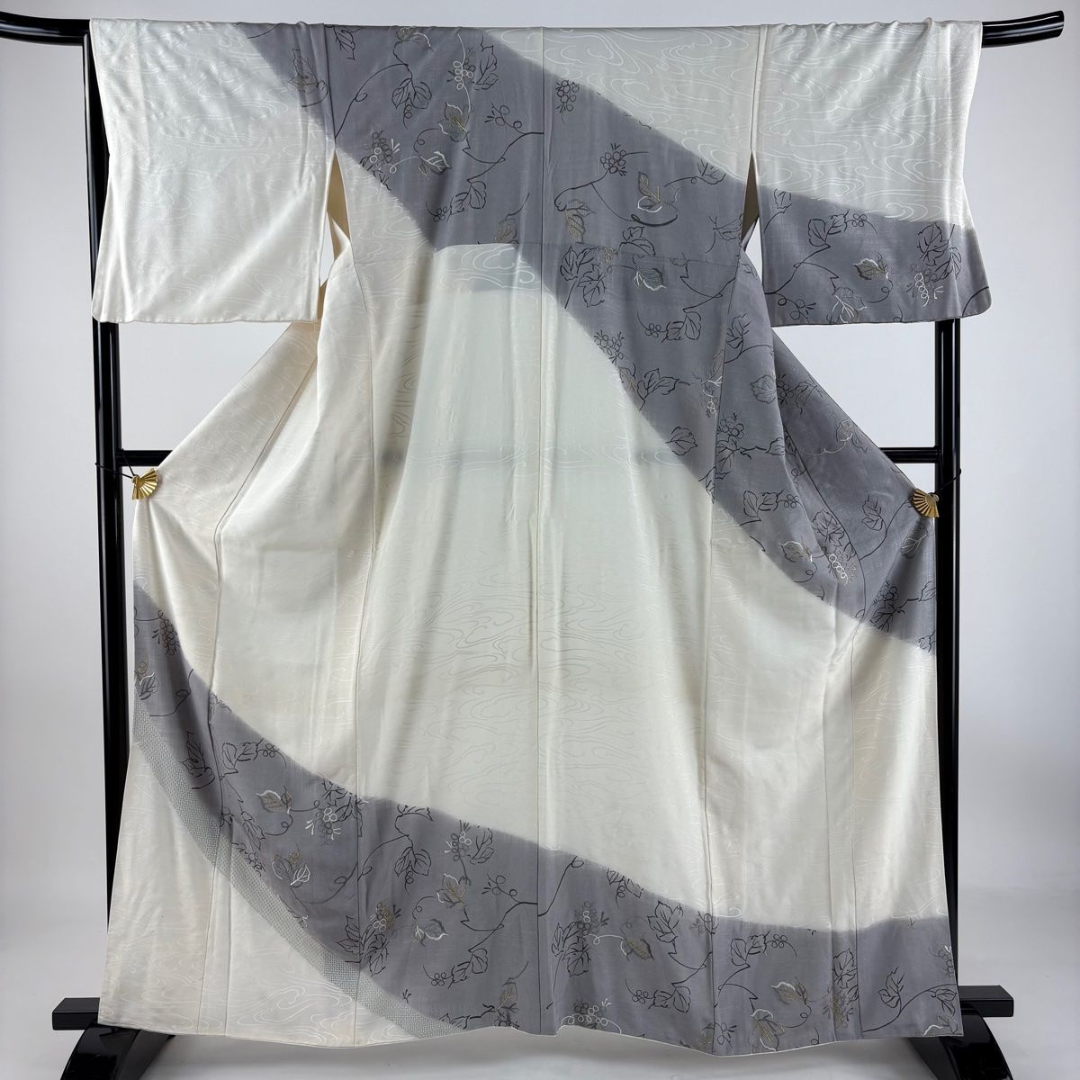 訪問着 身丈162cm 裄丈68cm L 袷 葡萄 流水 金糸 刺繍 クリーム 正絹 秀品