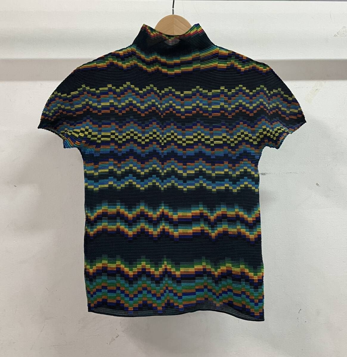 me ミー ISSEY MIYAKE イッセイミヤケ デジタル 総柄 ハイネック 半袖Tシャツ カットソー サイズ表記なし フィリピン製 マルチ