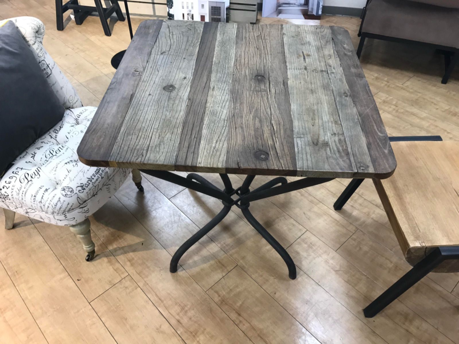 ヨーロッパ家具 ダイニングテーブル オシャレなアイアン|mercari 