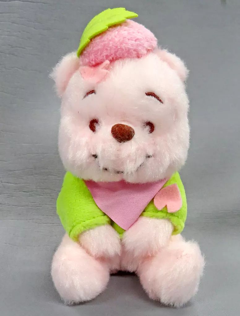 希少　激レア　苺　レトロ　ディズニーストア　くまのプーさん　ぬいぐるみバッジ 希少 激レア 苺 レトロ ディズニーストア くまのプーさん